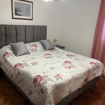 Apartments Julija Вела-Лука Экстерьер фото